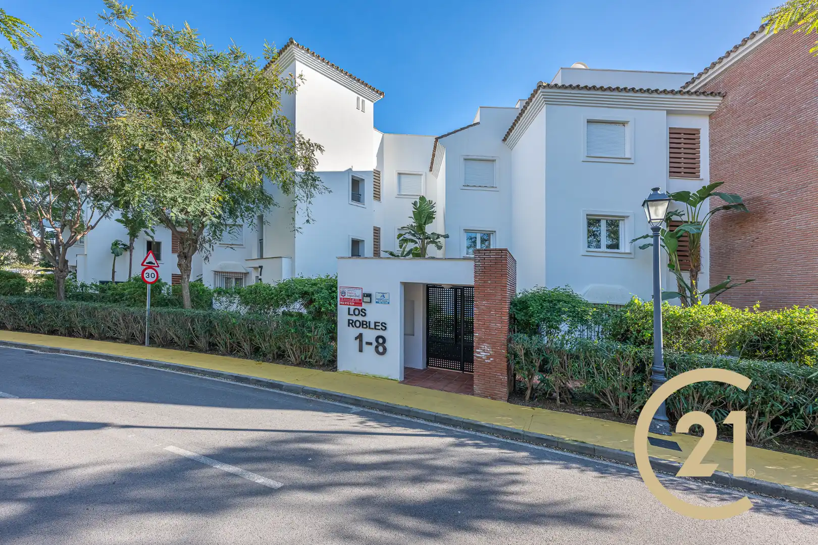 Vista exterior de Ático en venta en Benahavís con Aire acondicionado, Calefacción y Terraza