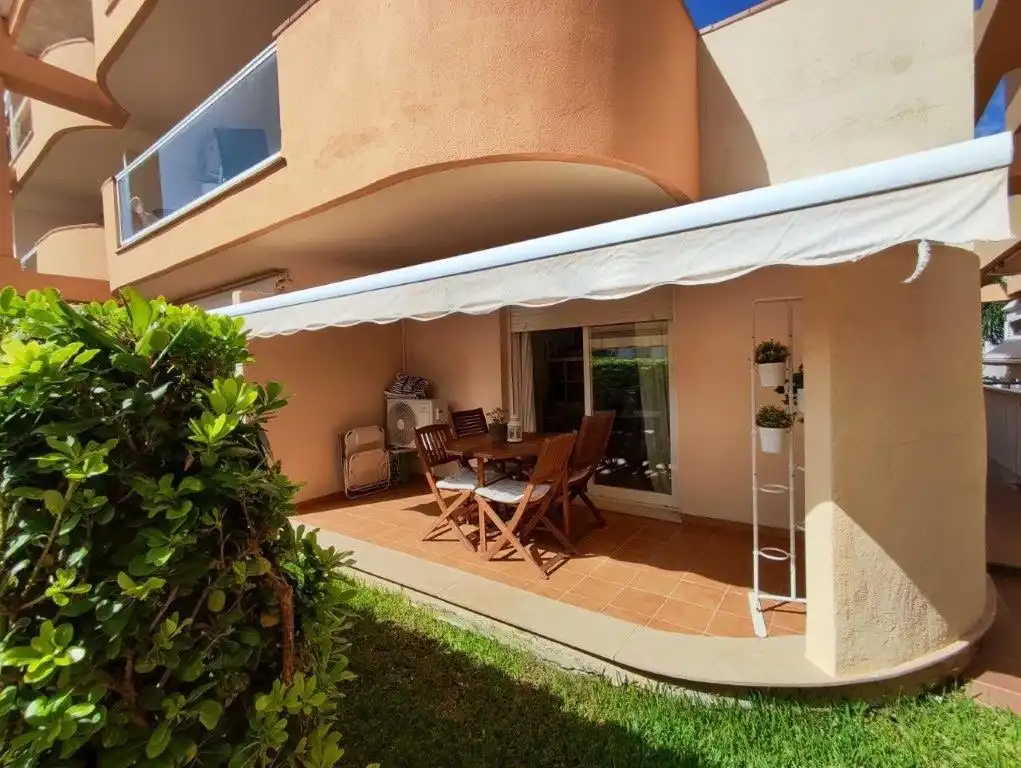 Apartamento con piscina en venta en Las Marinas / Les Marines