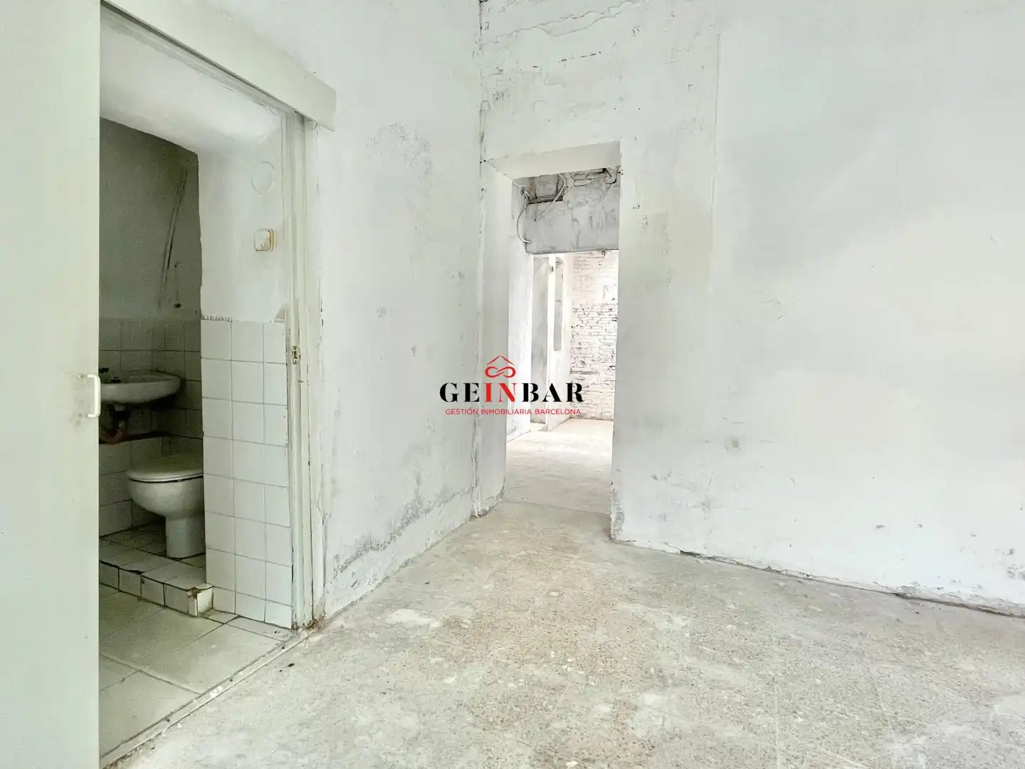 Planta baja en venta en Barcelona con Trastero y Alarma
