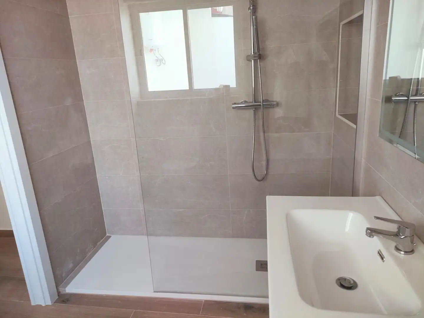 Bathroom of Flat for rent in Torrent