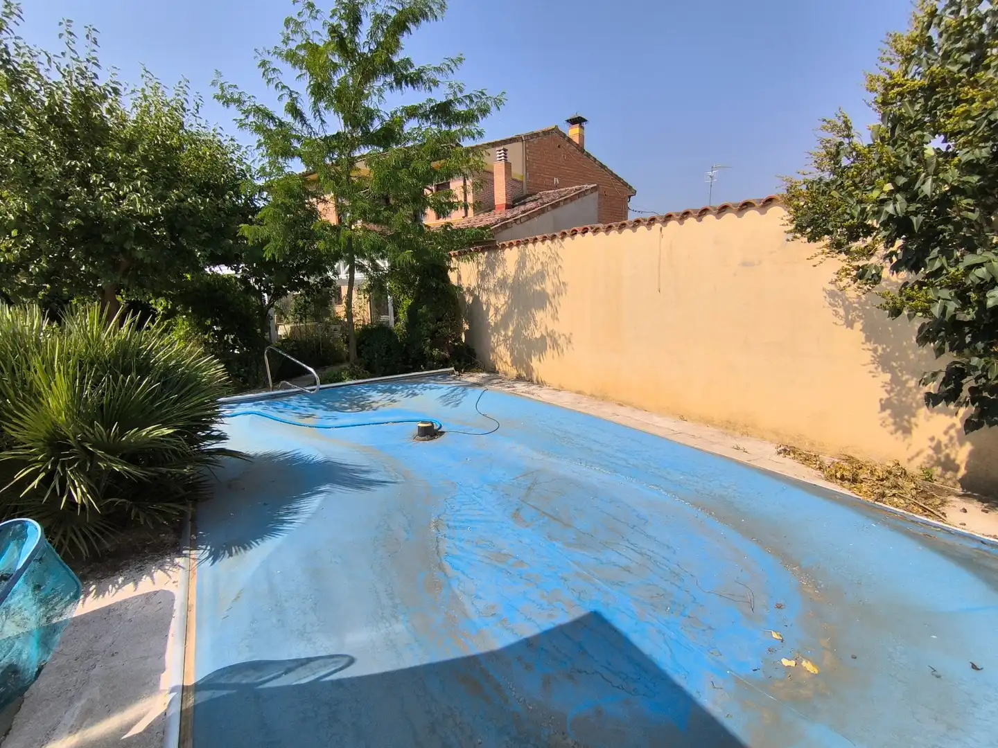 Piscina de Casa o chalet en venta en Frechilla con Calefacción, Jardín privado y Parquet