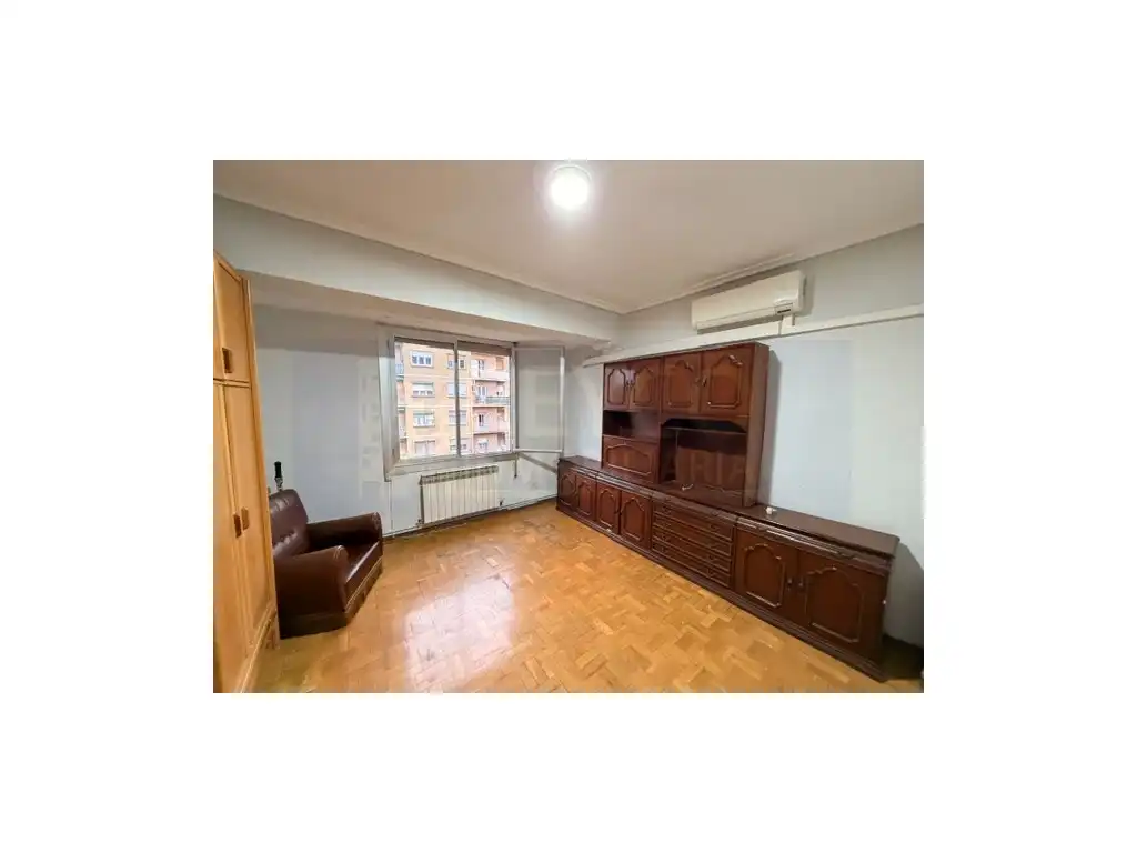 Piso con ascensor en venta en Avenida De La Paz