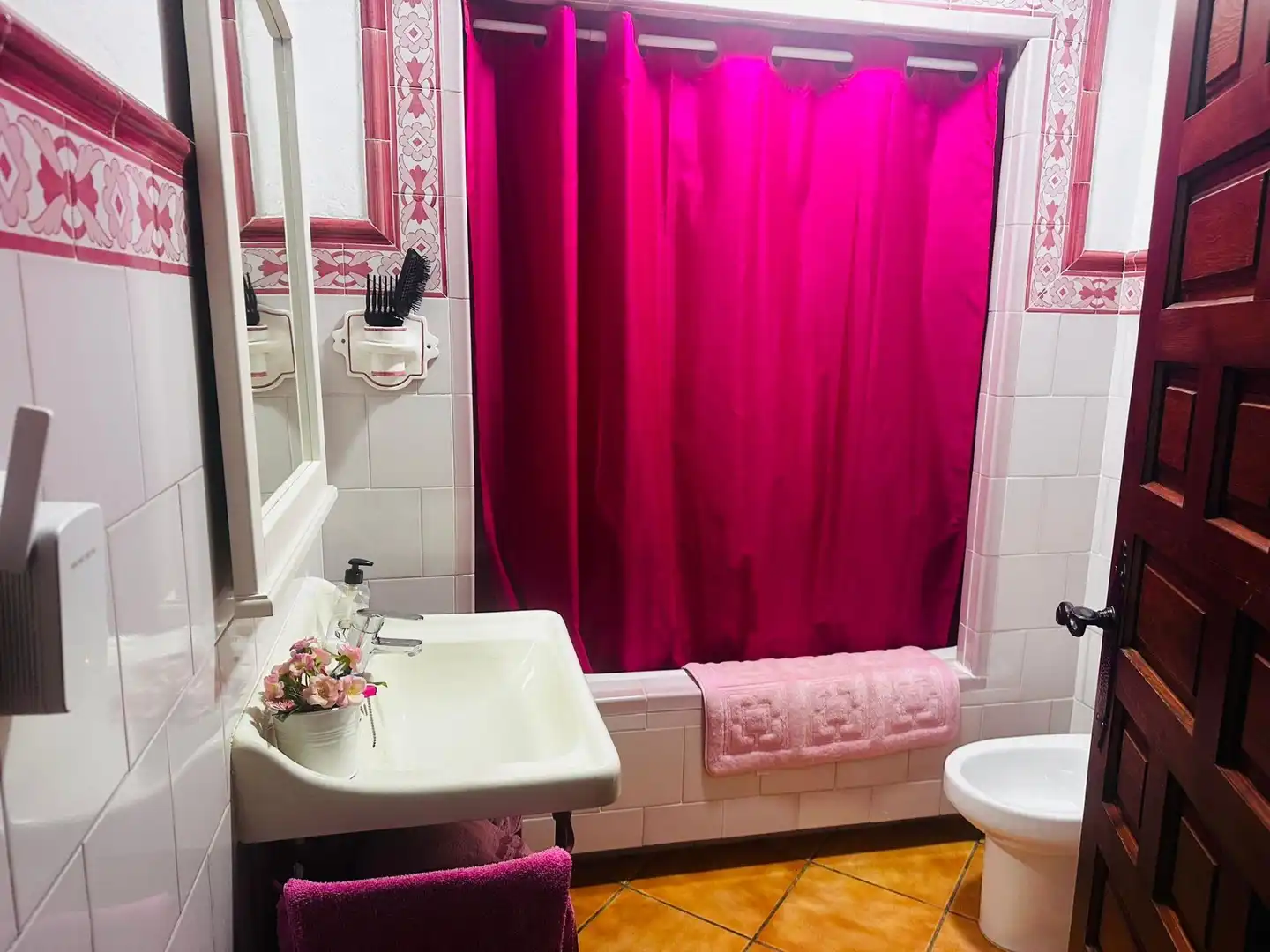 Bathroom of Houses for sale in La Carlota  with Air Conditioner, Heating and Private garden