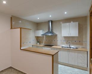 Cuina de Pis de lloguer en Manresa amb Calefacció i Forn