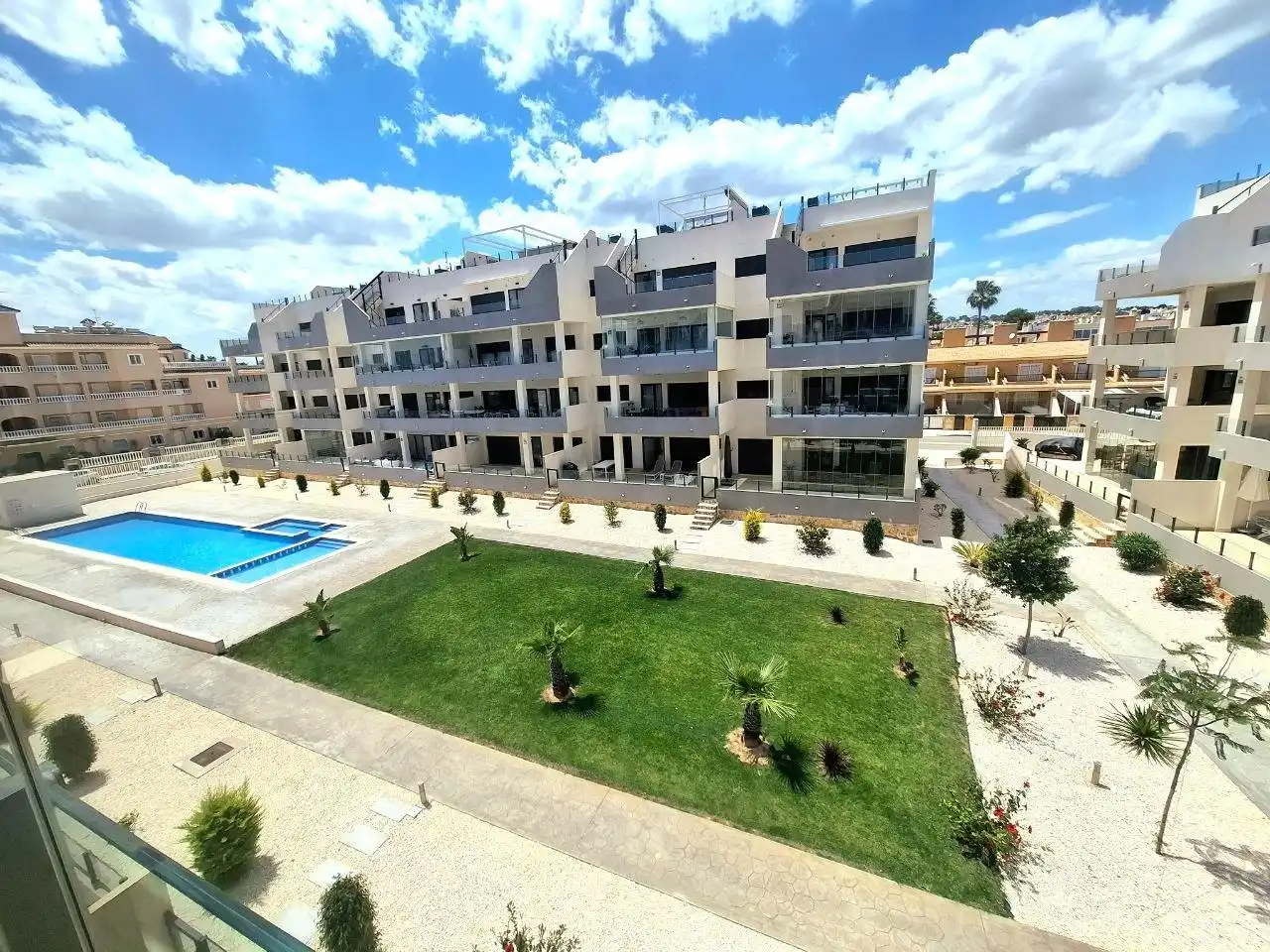 Vista exterior de Apartamento en venta en Orihuela con Jardín privado, Terraza y Trastero