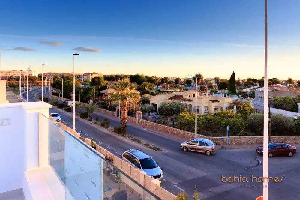 Reihenhaus mit Terrasse zum Verkauf in Pilar de la Horadada ciudad, imagen 25
