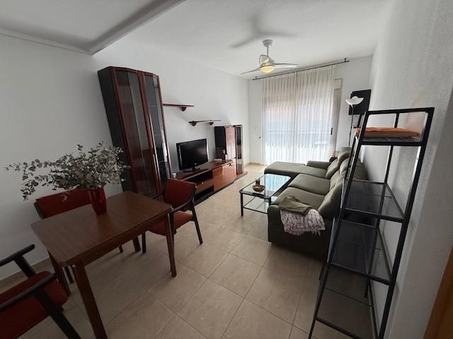 Sala de estar de Apartamento de alquiler en  Murcia Capital con Aire acondicionado, Terraza y Balcón