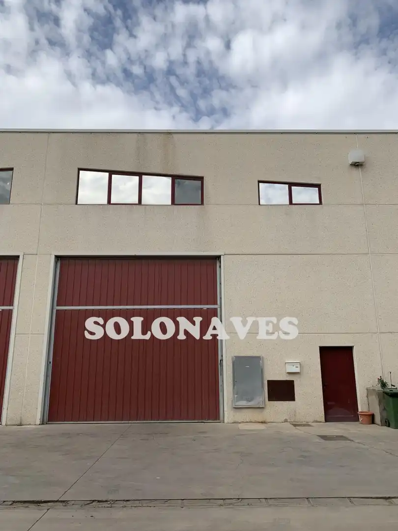 Nau industrial en venda a Cuarte de Huerva