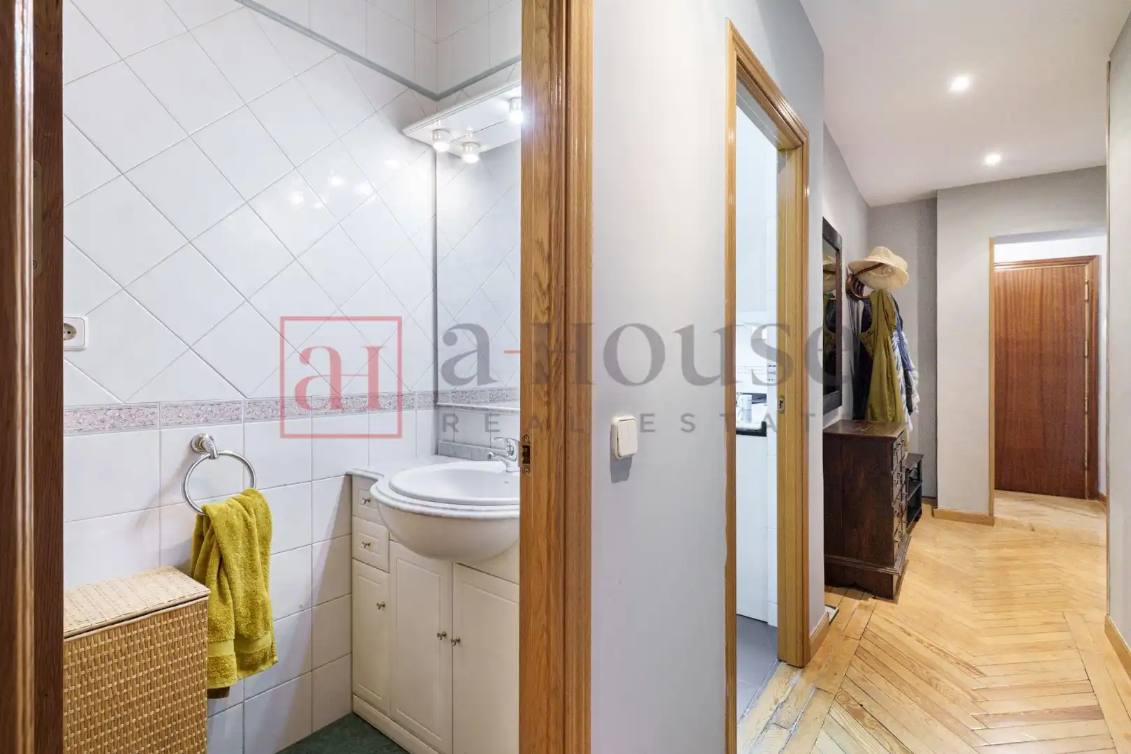Flat for sale in Madrid  with Air Conditioner, Heating and Parquet flooring