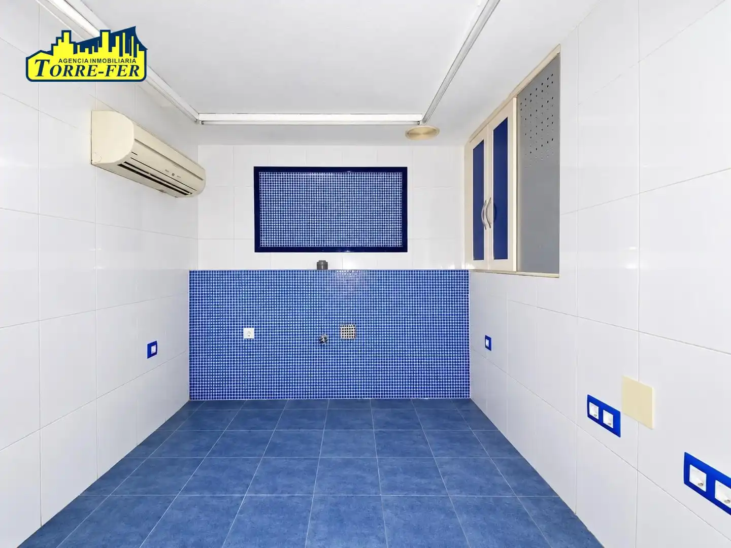 Bany de Local en venda en Almería