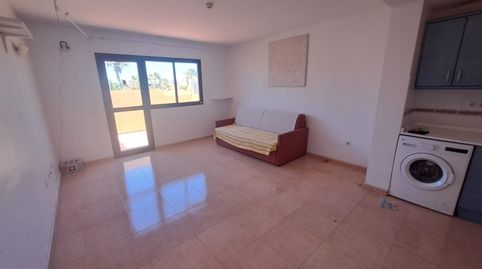 Foto 2 de Piso en venta en Avenida Avenida Pedro y Guy Vandaele, 19, Corralejo, La Oliva