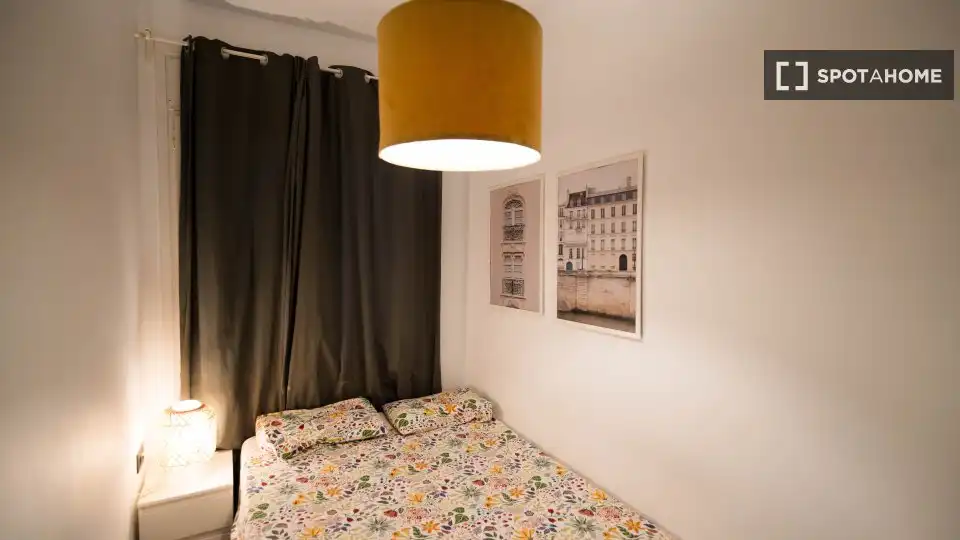 Habitación de Piso para compartir en Barcelona con Aire acondicionado, Calefacción y Amueblado