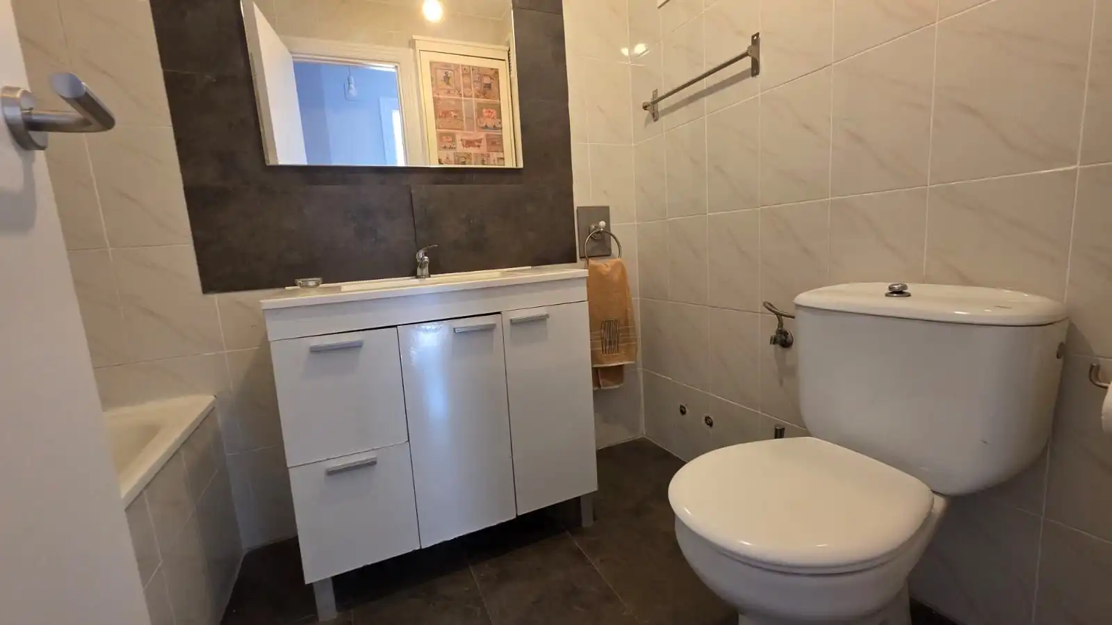 Bany de Pis en venda en Castro-Urdiales amb Calefacció i Terrassa