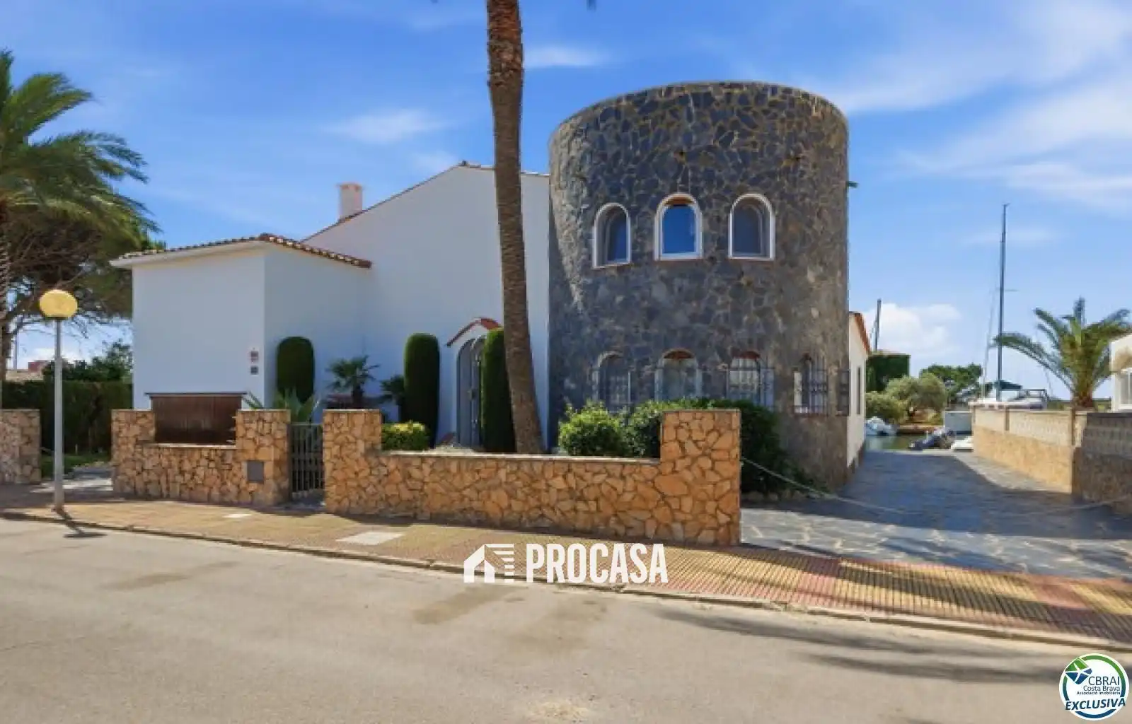 Vista exterior de Casa o xalet en venda en Roses amb Aire condicionat