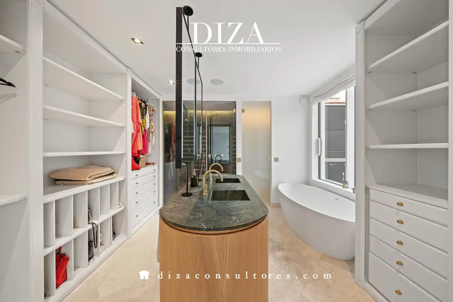 Bedroom of Attic for sale in Madrid  with Air Conditioner, Terrace and Storage room