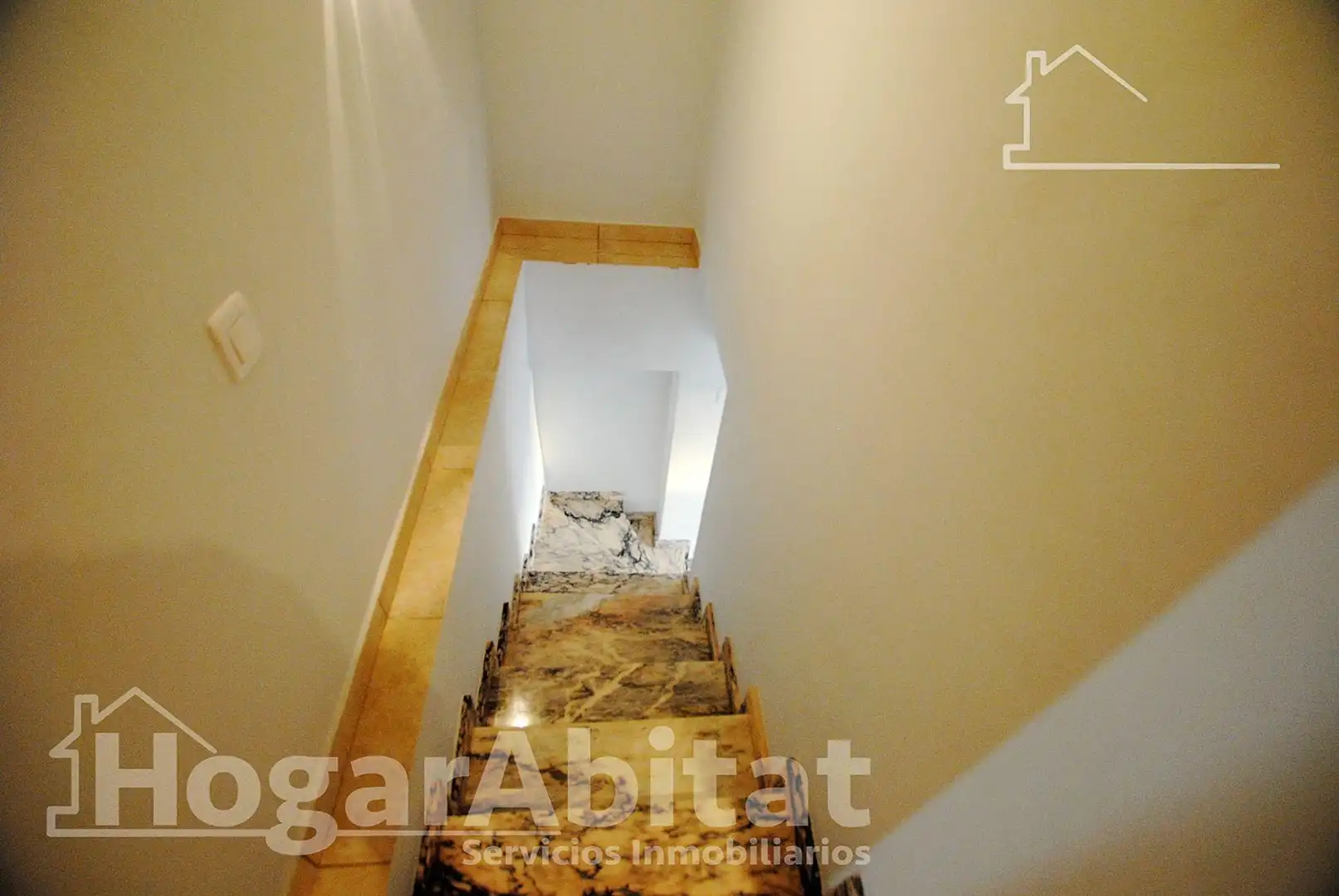 Einfamilien-Reihenhaus zum Verkauf in Oliva mit Terrasse, Möbliert und Balkon