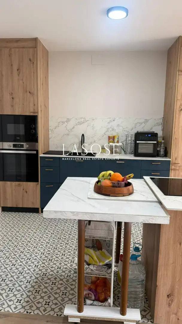 Küche von Wohnung zur Miete in Vilanova i la Geltrú mit Klimaanlage, Terrasse und Möbliert