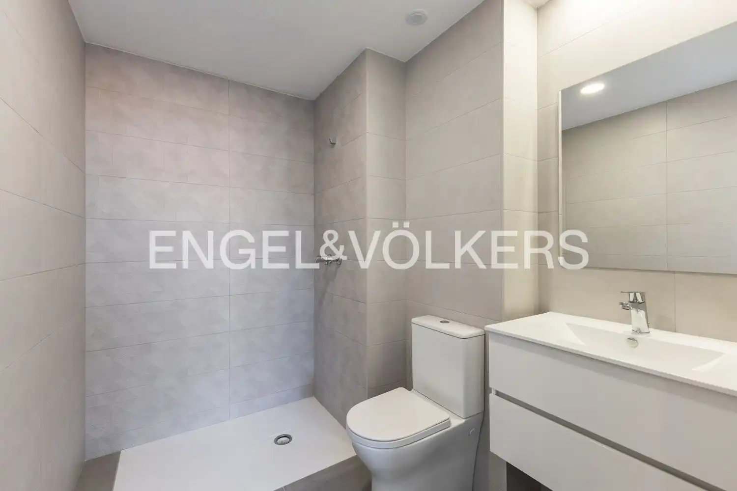 Bathroom of Flat for rent in Massanassa  with Air Conditioner, Heating and Balcony