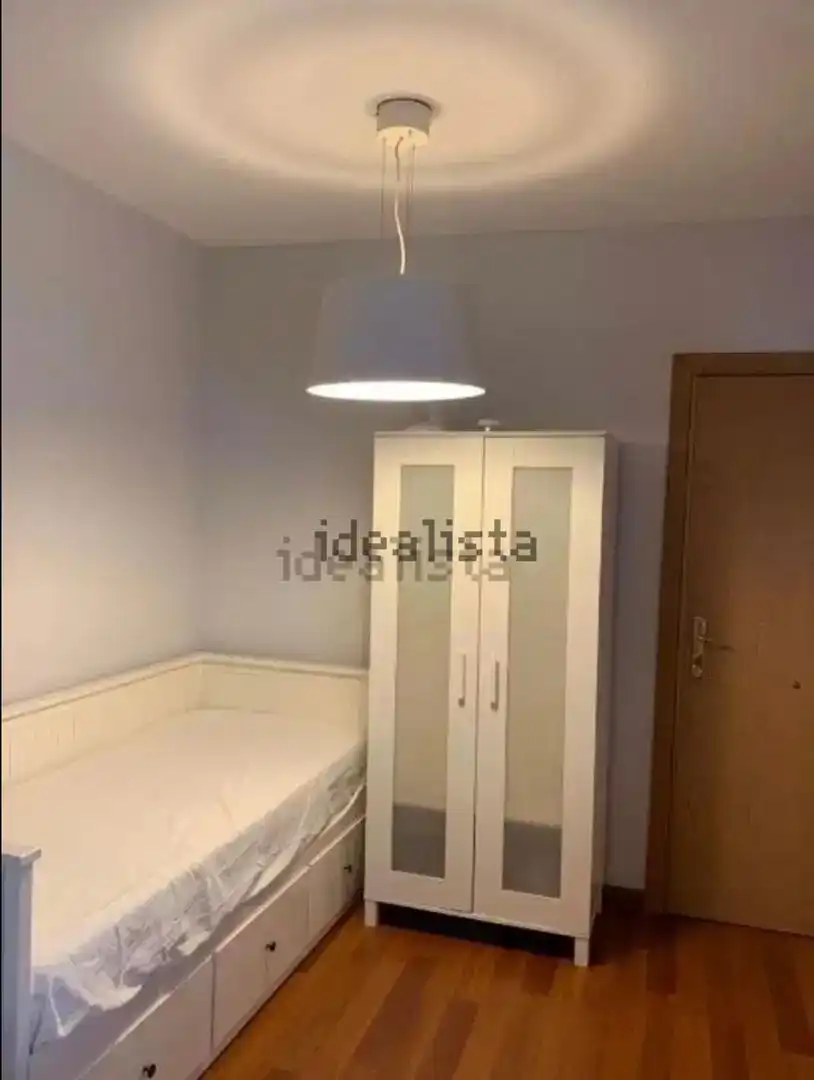 Dormitori de Estudi en venda en Madrid amb Parquet, Moblat i Rentadora