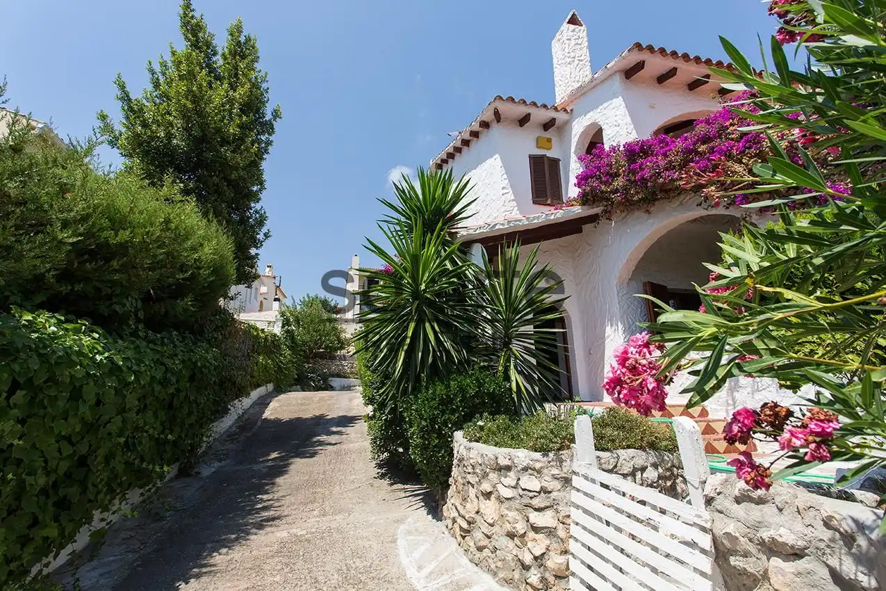 Vista exterior de Casa o xalet en venda en Cunit amb Balcó i Piscina comunitària