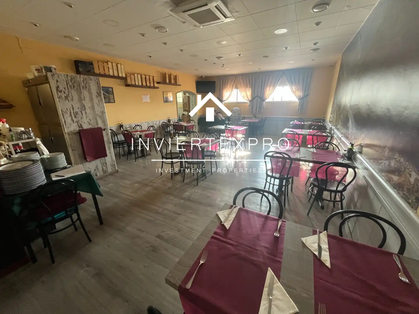Business premises for transfer in Carrer dels Marquesos de Barberà, imagen 5