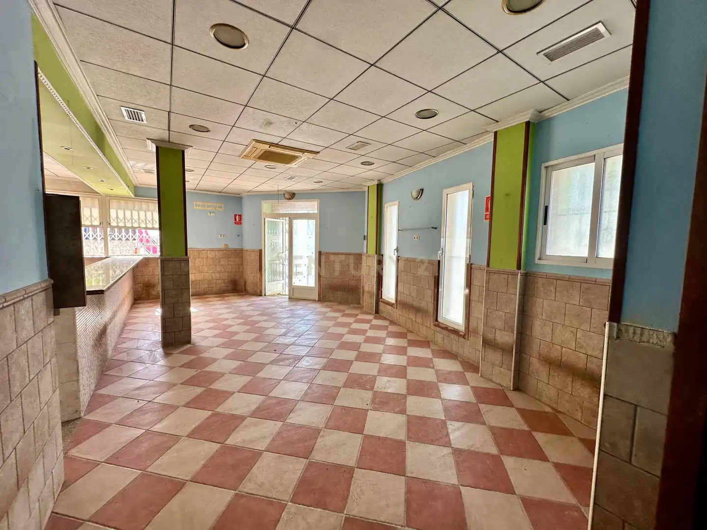 Casa adosada en venta en Jacarilla con Balcón