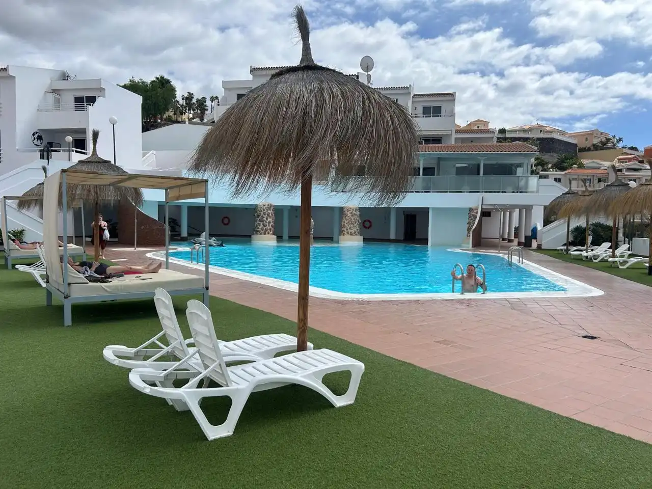 Estudi amb piscina en venda a Italia 1, imagen 3