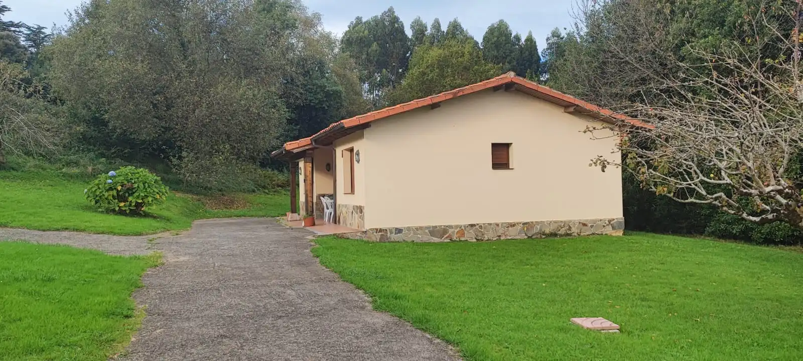 Außenansicht von Country house zum Verkauf in Llanes mit Heizung, Privatgarten und Terrasse