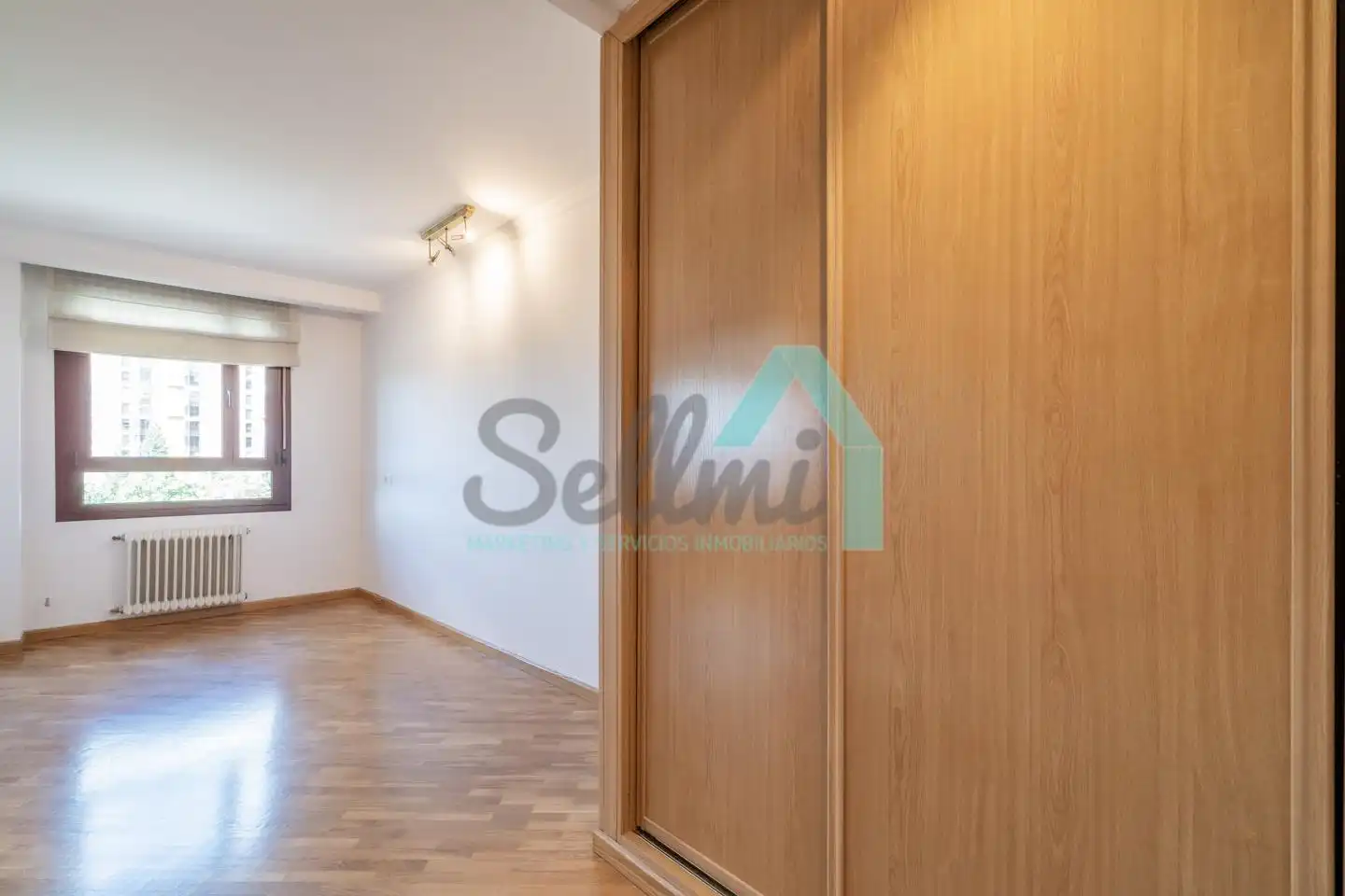 Habitación de Piso de alquiler en Oviedo  con Calefacción, Parquet y Terraza