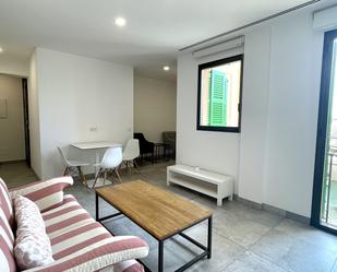 Sala d'estar de Apartament de lloguer en  Palma de Mallorca amb Aire condicionat i Moblat
