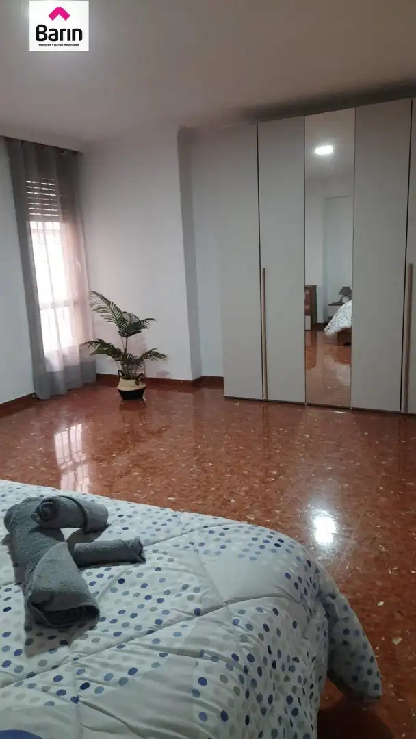 Schlafzimmer von Wohnung zum Verkauf in Córdoba mit Klimaanlage, Terrasse und Abstellraum