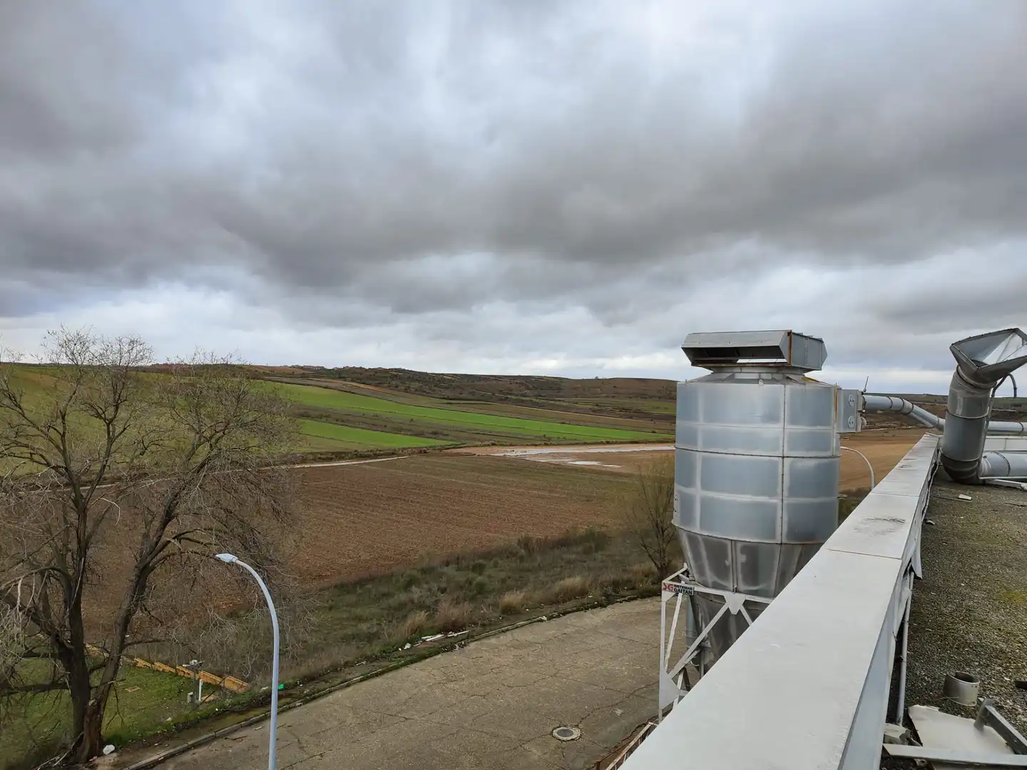 Vista exterior de Nave industrial en venta en Ajalvir con Calefacción y Alarma