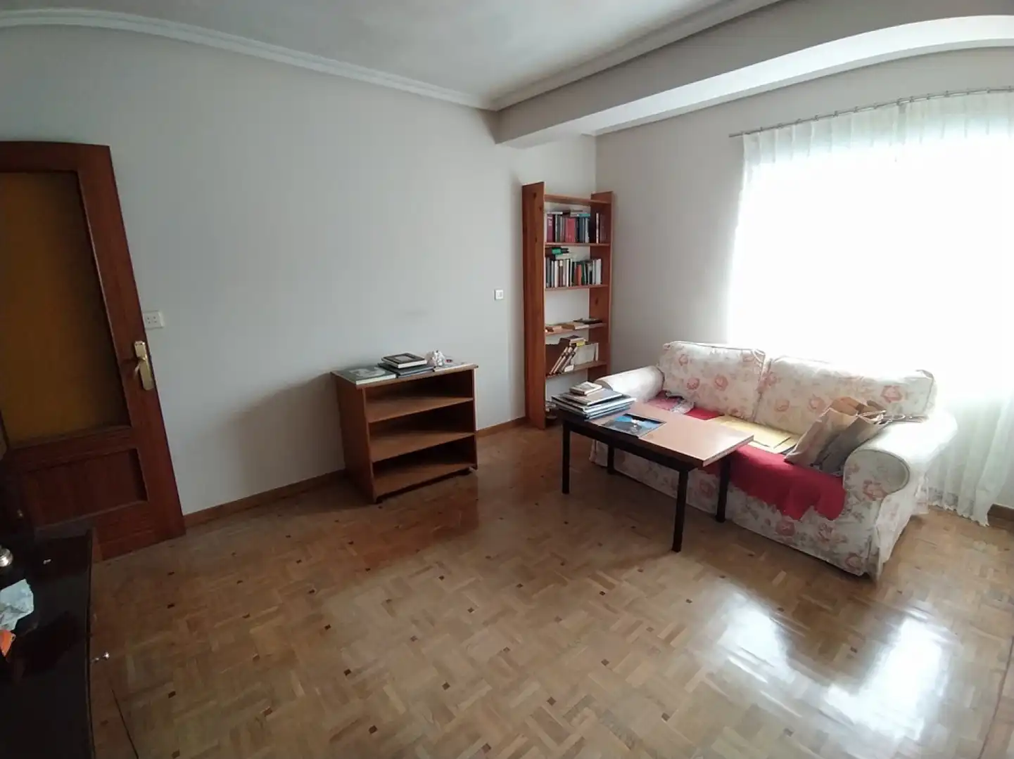 Sala de estar de Piso en venta en Avilés con Parquet