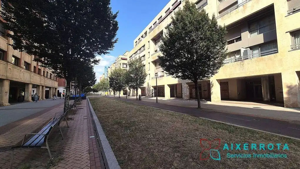 Vista exterior de Ático en venta en Leioa con Calefacción, Terraza y Trastero