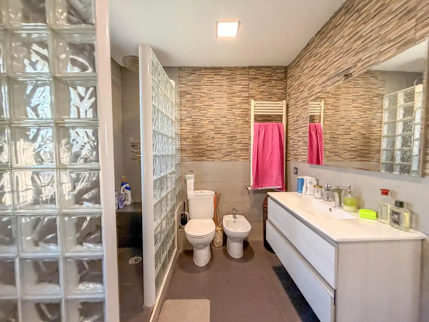 Bathroom of Detached homes for sale in Abrera  with Air Conditioner, Heating and Private garden