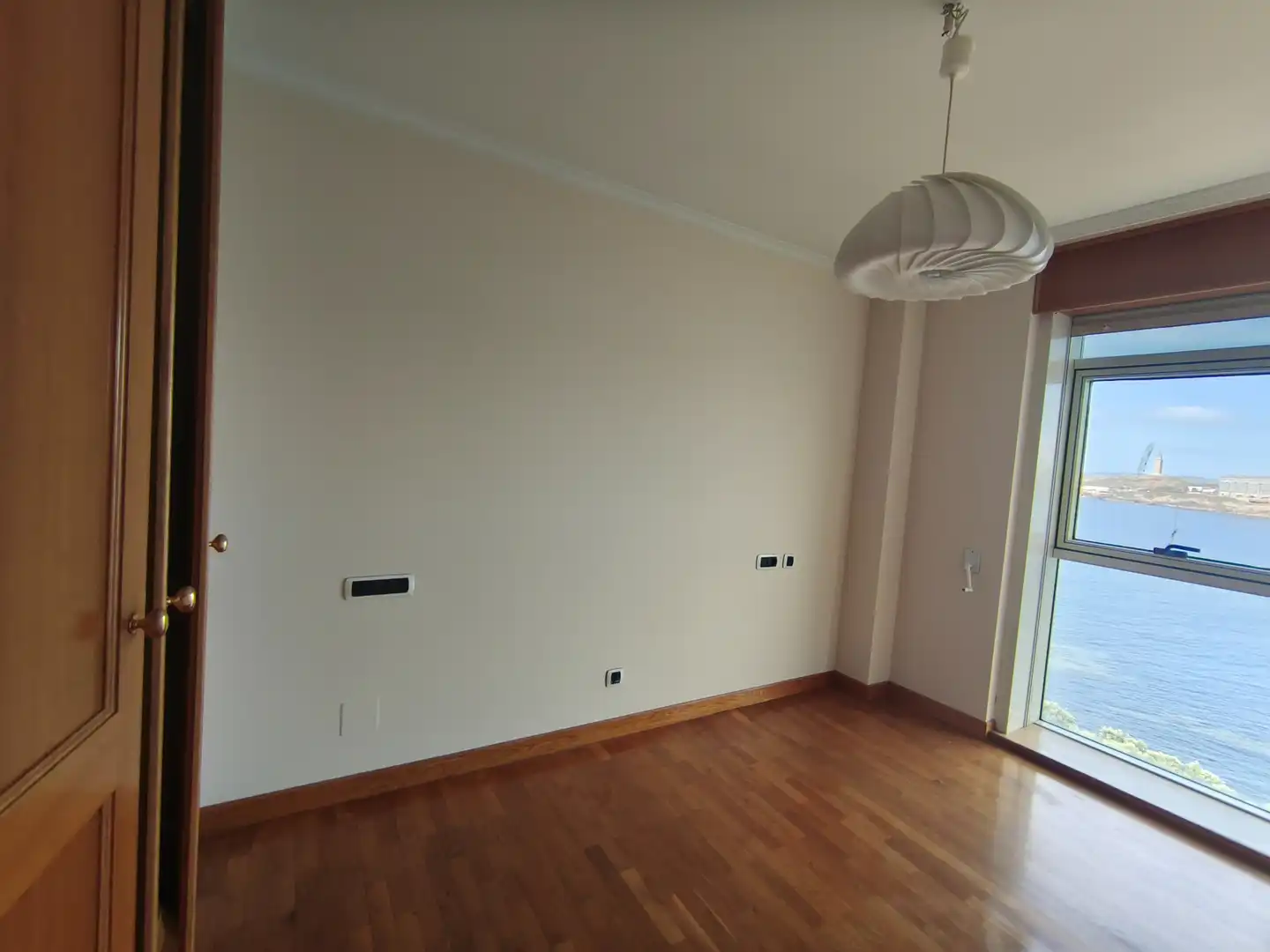 Wohnung zur Miete in A Coruña Capital  mit Heizung, Parkett und Ofen