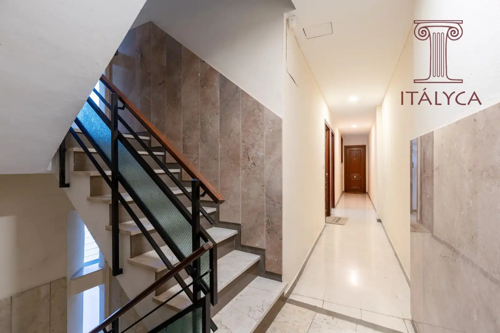 Flat for sale in Sevilla  with Air Conditioner and Terrace