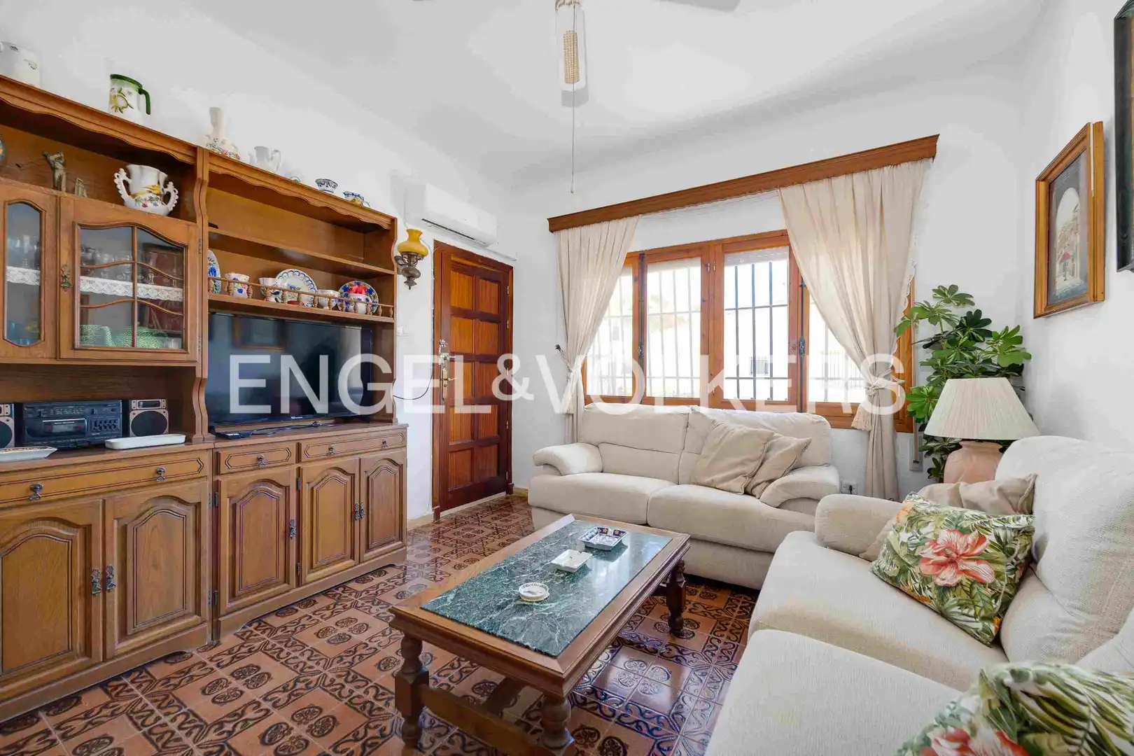 Sala d'estar de Casa o xalet en venda en Orihuela amb Aire condicionat, Calefacció i Terrassa