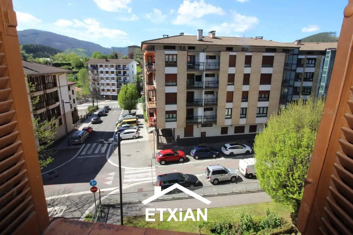 Vista exterior de Pis en venda en Oñati amb Calefacció, Traster i Moblat