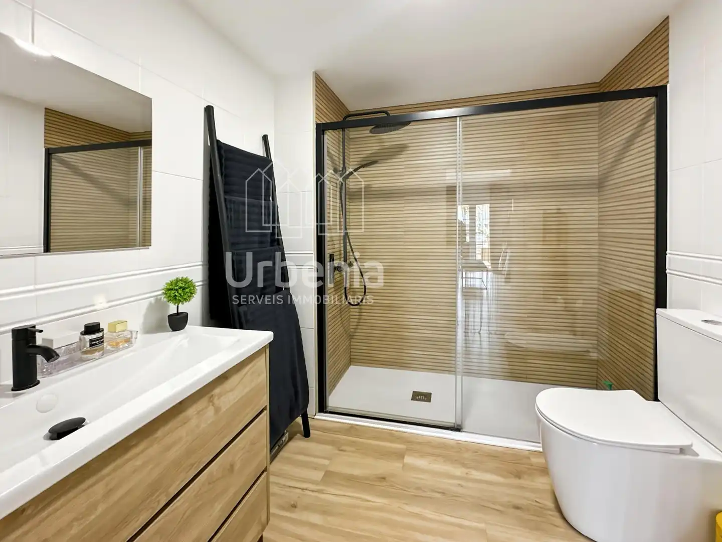 Bathroom of Duplexes for sale in Palamós  with Air Conditioner, Heating and Terrace