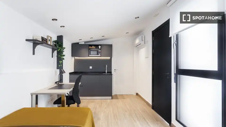Cocina de Piso de alquiler en Valencia con Aire acondicionado, Calefacción y Amueblado