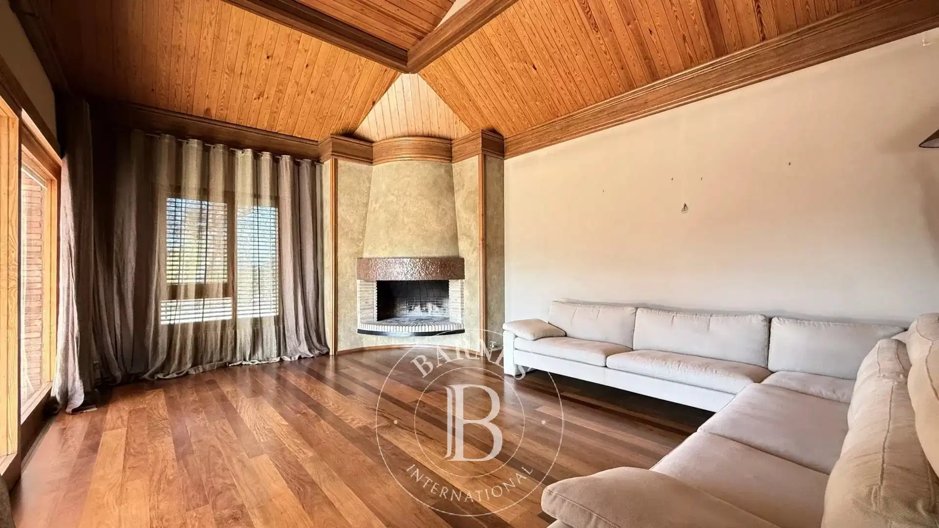 Sala d'estar de Casa o xalet en venda en Montornès del Vallès amb Aire condicionat, Calefacció i Jardí privat