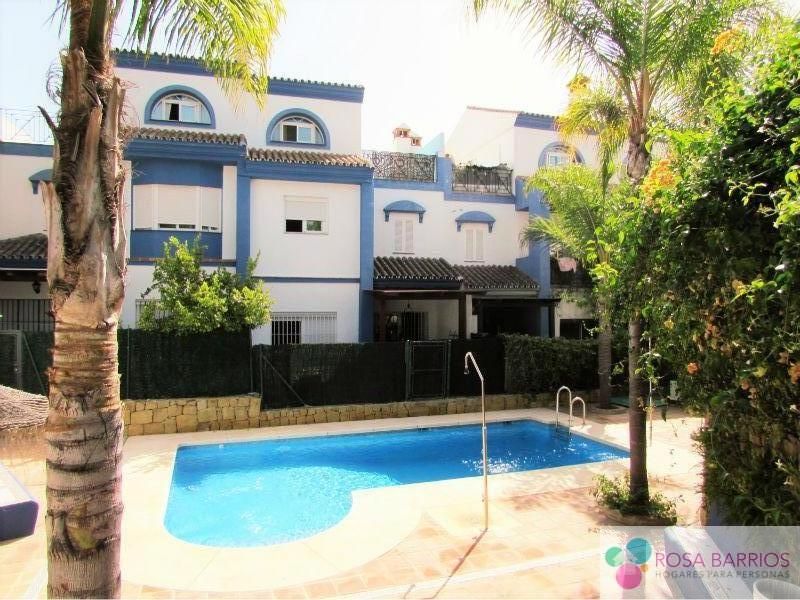 Garden of Single-family semi-detached for sale in Marbella  with Air Conditioner, Terrace and Swimming Pool