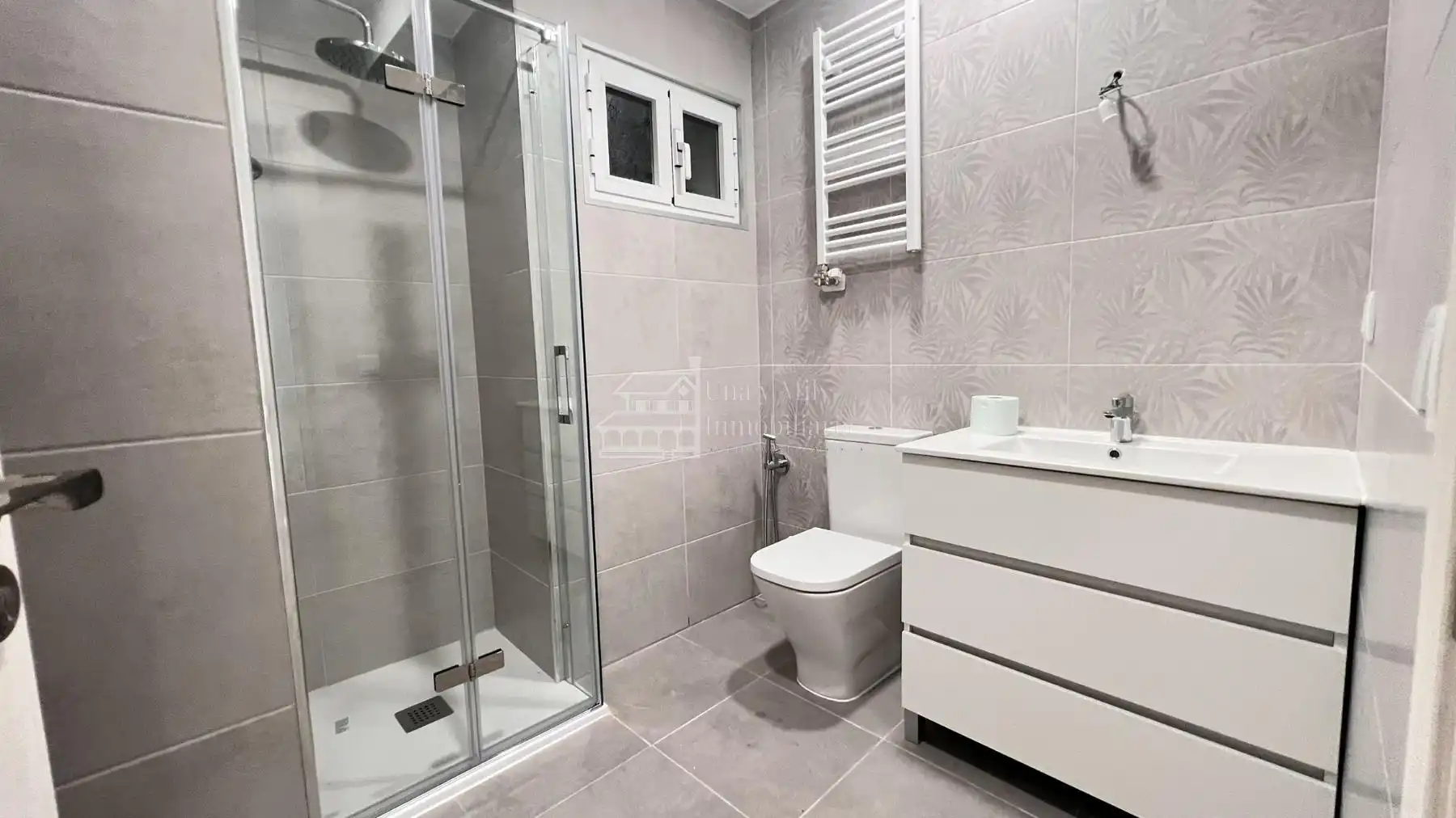Badezimmer von Wohnung zur Miete in Salamanca mit Heizung, Terrasse und Balkon
