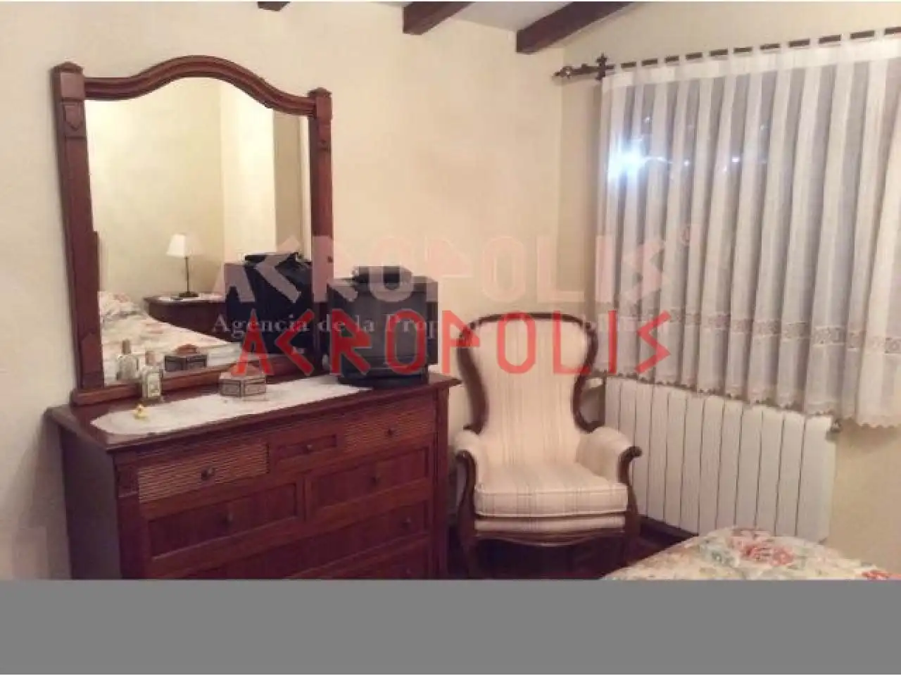 Dormitori de Casa o xalet en venda en San Miguel del Valle amb Calefacció