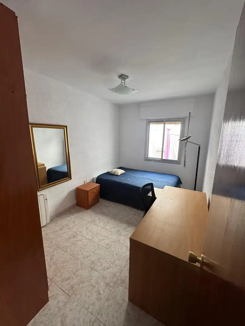 Flat with lift to rent in OBISPO SEGURA SAEZ