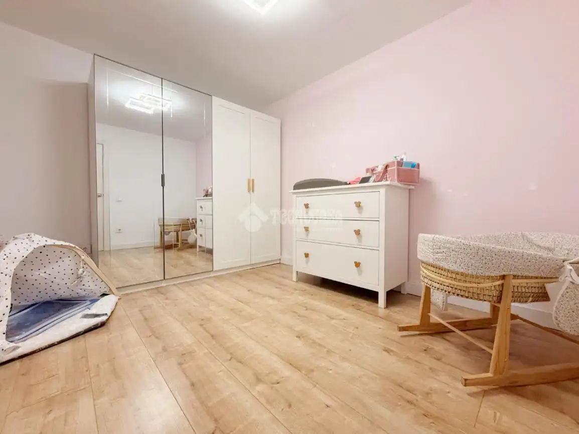 Habitación de Piso en venta en Sant Boi de Llobregat con Aire acondicionado, Terraza y Trastero