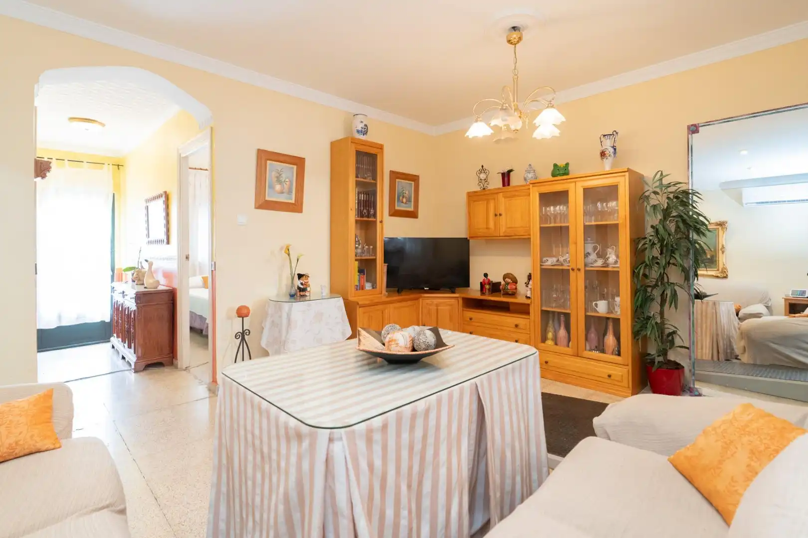 Sala d'estar de Casa o xalet en venda en Motril amb Aire condicionat i Terrassa