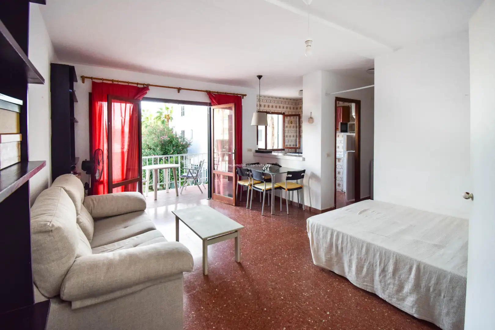 Habitación de Apartamento en venta en Cala Blanca