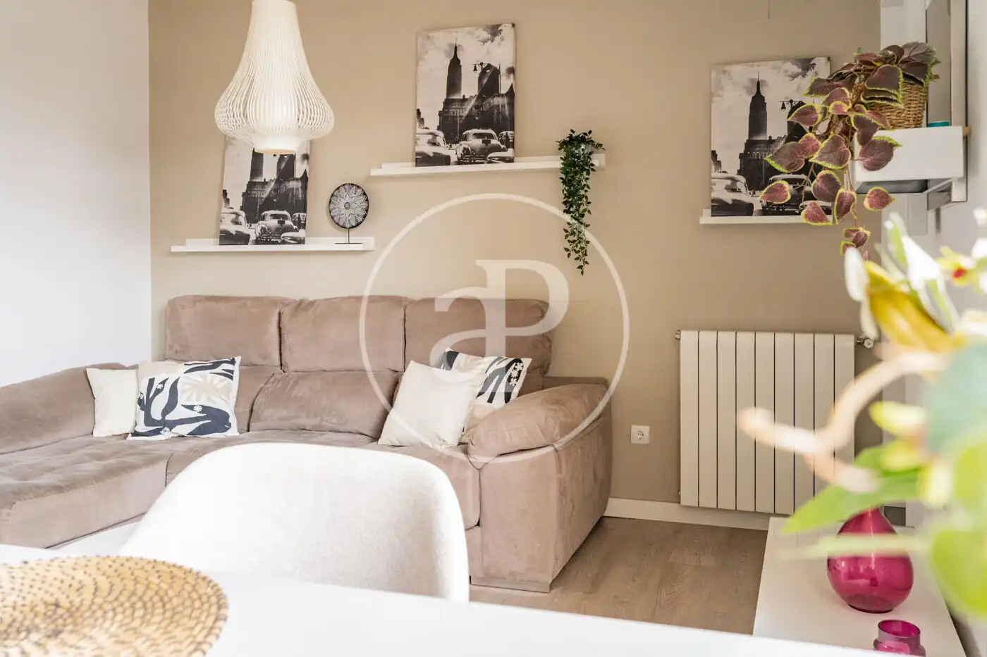 Living room of Flat for sale in Madrid  with Air Conditioner, Heating and Furnished